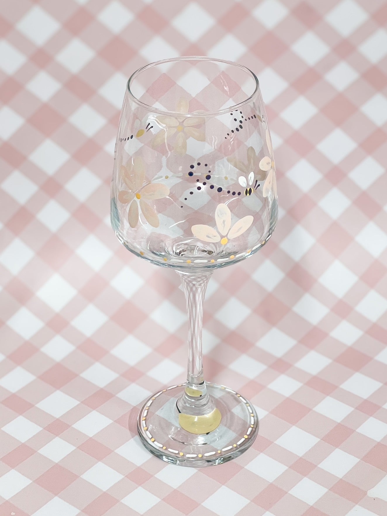 Hand-painted Wine Glass - Daisy Bee