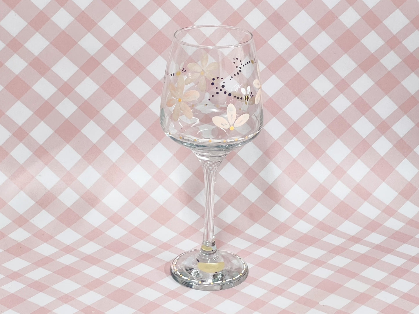 Hand-painted Wine Glass - Daisy Bee