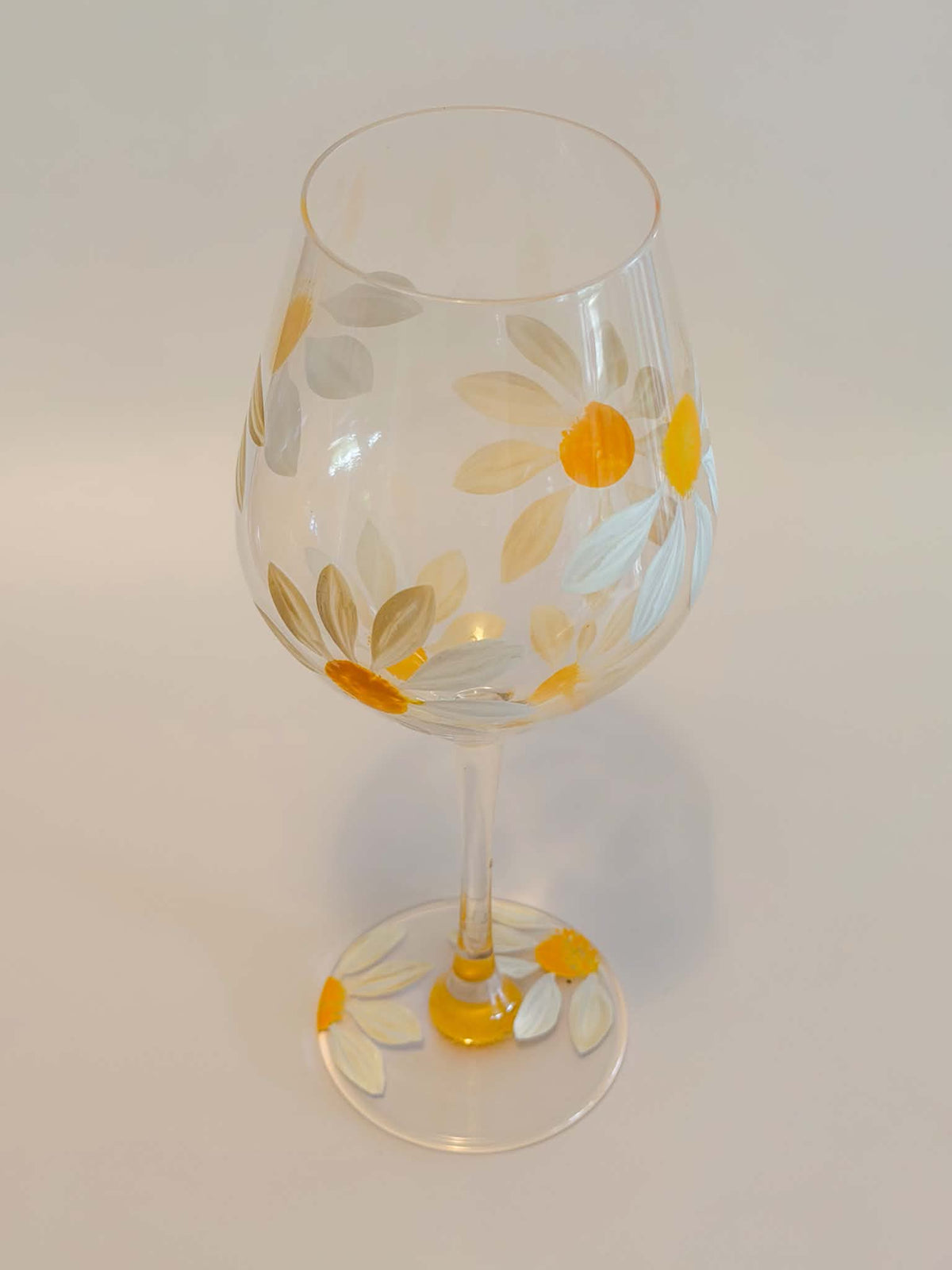 Hand-painted Wine Glass - Daisy